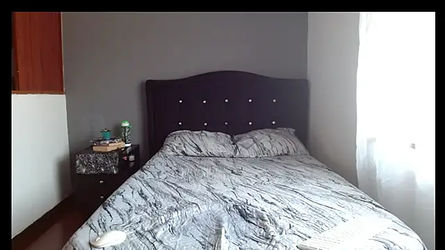 Emilia 1995 online show from March 24, 2026, 1:11 pm