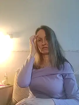 Snapshot of Evelina_cute chatting on December 21, 2025, 12:29 pm Evelina cute online show from December 21, 2025, 12:29 pm