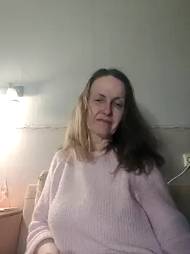 Snapshot of Evelina_cute chatting on January 5, 2026, 7:17 pm Evelina cute online show from January 5, 2026, 7:17 pm