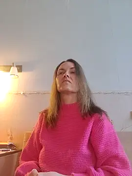 Snapshot of Evelina_cute chatting on November 17, 2025, 7:56 am Evelina cute online show from November 17, 2025, 7:56 am