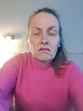 Snapshot of Evelina_cute chatting on February 4, 2026, 2:23 pm Evelina cute online show from February 4, 2026, 2:23 pm