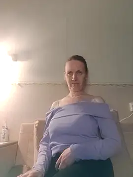 Snapshot of Evelina_cute chatting on October 28, 2025, 6:07 pm Evelina cute online show from October 28, 2025, 6:07 pm