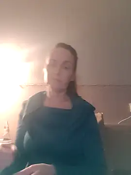 Snapshot of Evelina_cute chatting on November 22, 2025, 5:56 pm Evelina cute online show from November 22, 2025, 5:56 pm