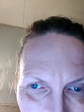 Snapshot of Evelina_cute chatting on January 12, 2026, 2:13 pm Evelina cute online show from January 12, 2026, 2:13 pm