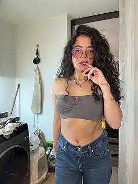 Snapshot of Antoniart_ chatting on February 10, 2026, 3:16 am Antoniart online show from February 10, 2026, 3:16 am