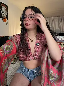 Snapshot of Antoniart_ chatting on February 24, 2026, 3:40 am Antoniart online show from February 24, 2026, 3:40 am