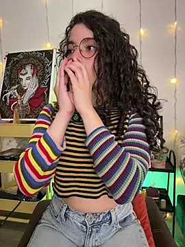 Snapshot of Antoniart_ chatting on October 22, 2025, 3:39 am Antoniart online show from October 22, 2025, 3:39 am