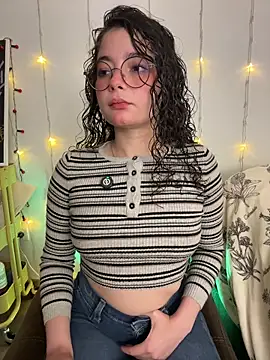 Snapshot of Antoniart_ chatting on October 21, 2025, 1:27 am Antoniart online show from October 21, 2025, 1:27 am