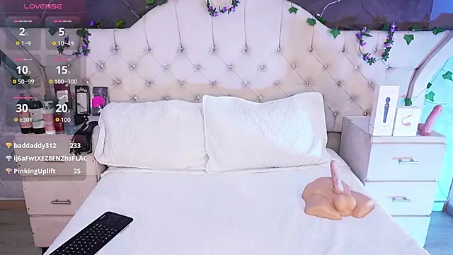 AmberGreyy  online show from April 18, 2026, 7:07 pm