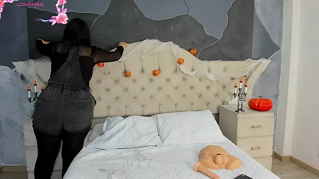 AmberGreyy  online show from October 21, 2025, 5:12 pm