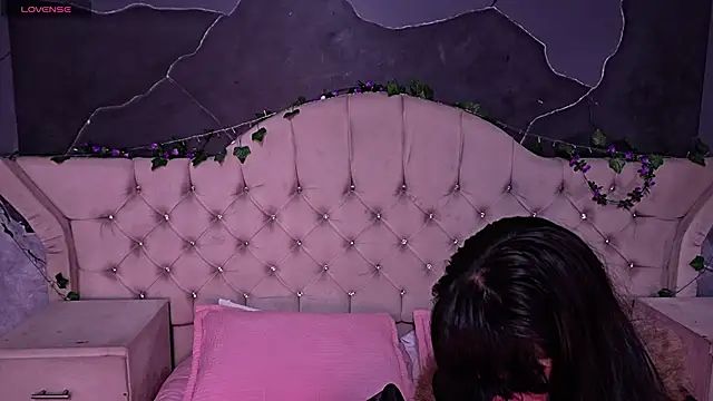 AmberGreyy  online show from April 5, 2026, 2:13 pm