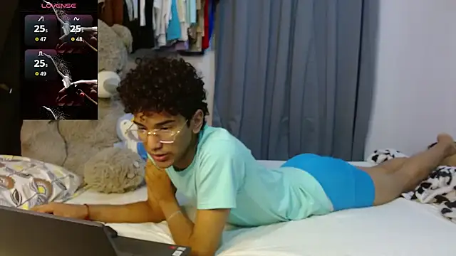 harrytwink18 online show from April 8, 2026, 10:11 pm