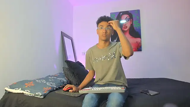 harrytwink18 online show from March 19, 2025, 1:29 pm