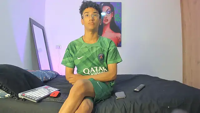 harrytwink18 online show from March 18, 2025, 1:12 pm