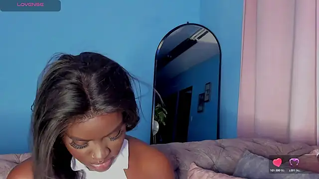 Snapshot of IsabellaBromsS chatting on June 2, 2026, 11:27 pm IsabellaBromsS online show from June 2, 2026, 11:27 pm