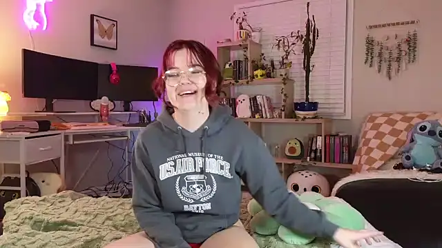 Snapshot of rodeobrii chatting on February 4, 2025, 1:45 am rodeobrii online show from February 4, 2025, 1:45 am