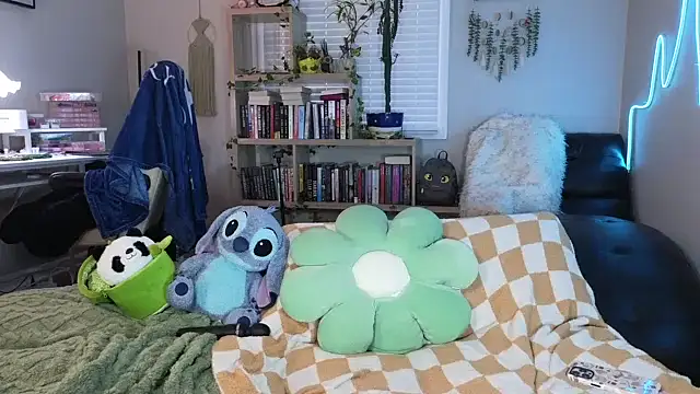 Snapshot of rodeobrii chatting on February 14, 2025, 12:36 pm rodeobrii online show from February 14, 2025, 12:36 pm