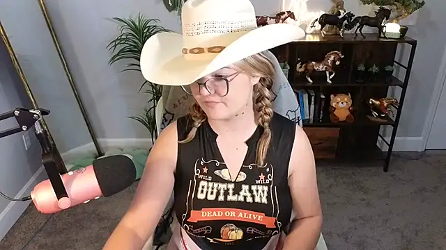 Snapshot of rodeobrii chatting on November 23, 2025, 1:48 am rodeobrii online show from November 23, 2025, 1:48 am