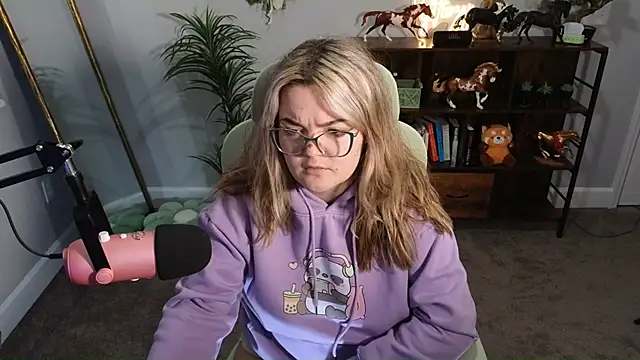 Snapshot of rodeobrii chatting on November 15, 2025, 12:14 am rodeobrii online show from November 15, 2025, 12:14 am