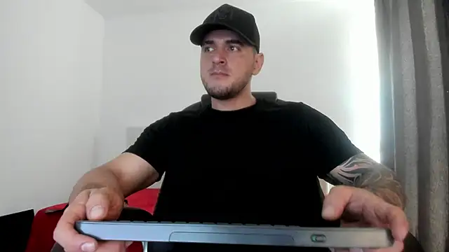 Teilor Creed online show from September 10, 2025, 7:13 pm