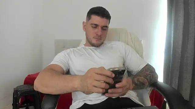 Teilor Creed online show from September 12, 2025, 7:35 pm