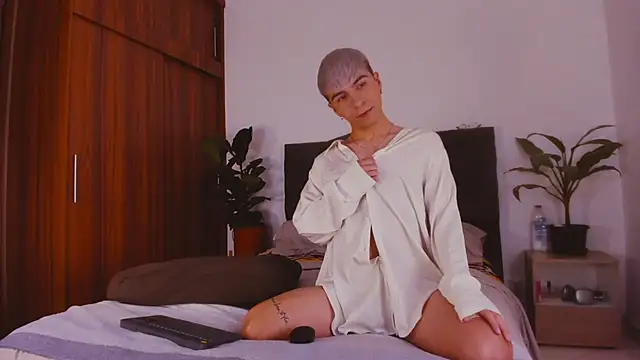 2gays 1Str8 online show from January 31, 2025, 7:51 pm