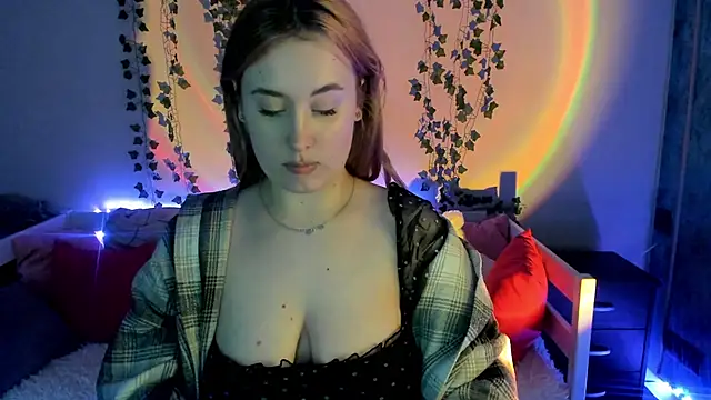 Emily Gin online show from March 19, 2025, 5:41 am