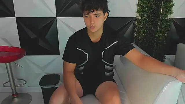 Dani cumboy online show from October 14, 2025, 2:28 pm