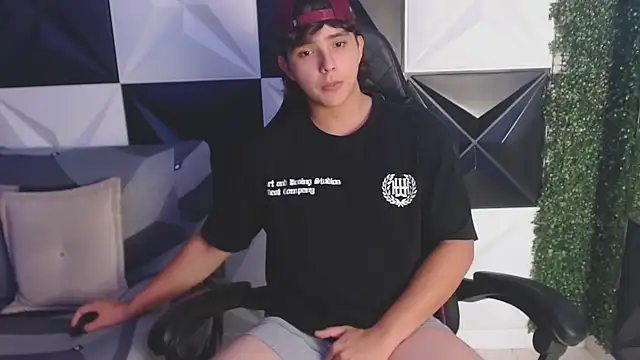 Dani cumboy online show from March 20, 2025, 2:40 am