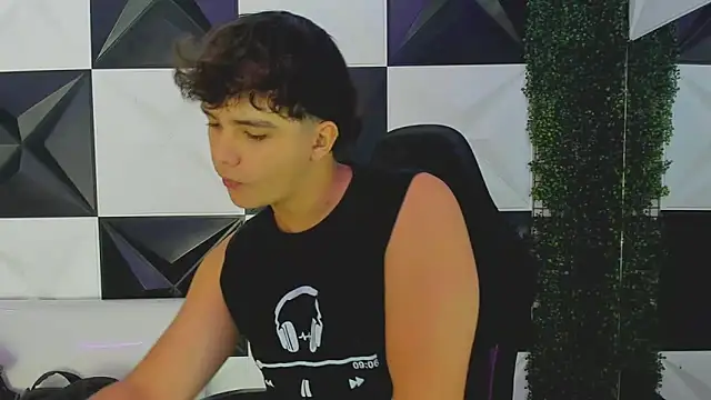 Dani cumboy online show from September 19, 2025, 12:53 pm