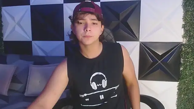 Dani cumboy online show from March 17, 2025, 1:08 pm