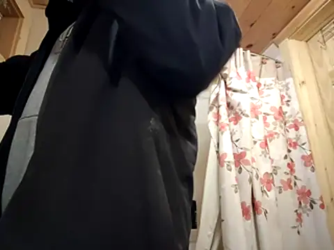 Lilsmokeshow017 online show from April 21, 2026, 10:33 am