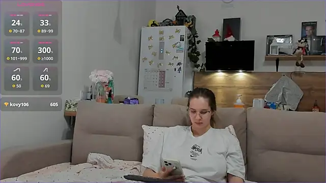 Snapshot of Girl_alone_home chatting on February 14, 2026, 4:02 am Girl alone home online show from February 14, 2026, 4:02 am