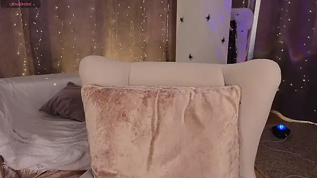 NaokoStifel online show from October 24, 2025, 2:32 am