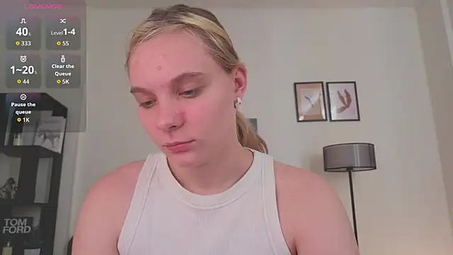 Snapshot of NaokoStifel chatting on June 17, 2026, 1:05 am NaokoStifel online show from June 17, 2026, 1:05 am