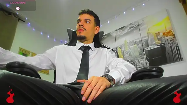 BRAYHAMBROWN online show from October 31, 2025, 5:59 am