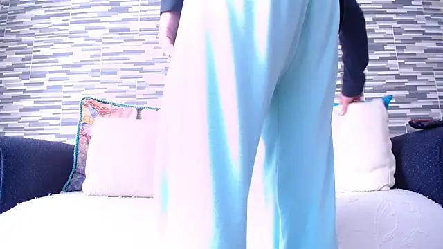 Snapshot of VioletaGomezCo chatting on September 24, 2025, 3:18 pm VioletaGomezCo online show from September 24, 2025, 3:18 pm