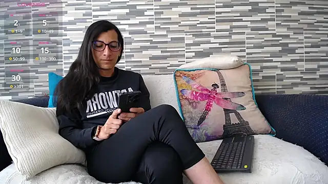 Snapshot of VioletaGomezCo chatting on October 2, 2025, 12:41 pm VioletaGomezCo online show from October 2, 2025, 12:41 pm