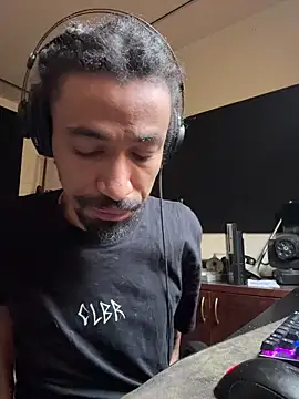 Snapshot of hotcamboy420 chatting on December 2, 2025, 4:52 pm hotcamboy420 online show from December 2, 2025, 4:52 pm