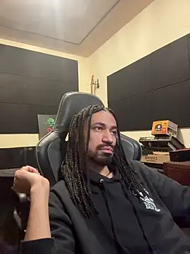 Snapshot of hotcamboy420 chatting on December 19, 2025, 8:22 pm hotcamboy420 online show from December 19, 2025, 8:22 pm