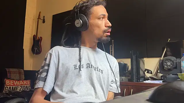 Snapshot of hotcamboy420 chatting on November 27, 2025, 1:22 pm hotcamboy420 online show from November 27, 2025, 1:22 pm