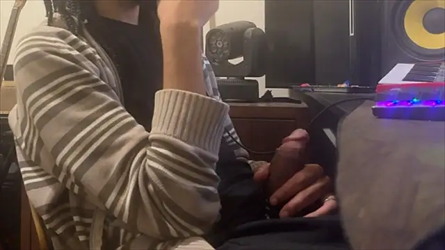 Snapshot of hotcamboy420 chatting on November 7, 2025, 3:44 am hotcamboy420 online show from November 7, 2025, 3:44 am