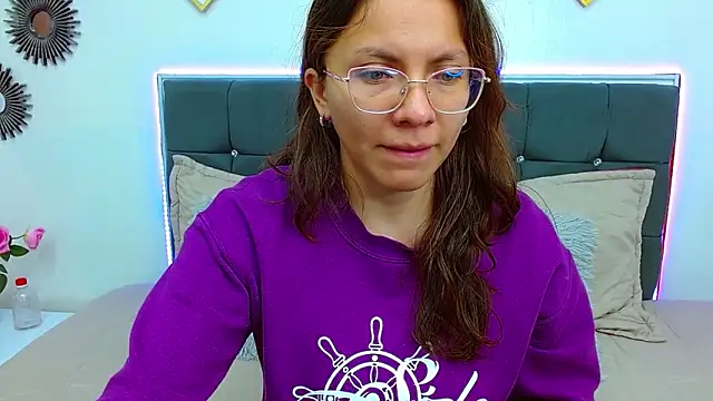 Snapshot of karlamorris_ chatting on February 17, 2025, 1:33 pm karlamorris online show from February 17, 2025, 1:33 pm