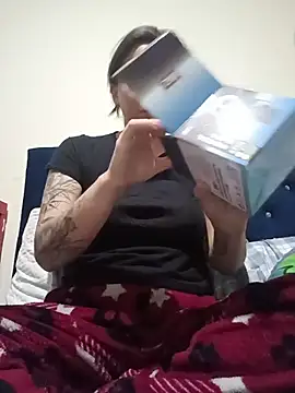 karlamorris  online show from October 23, 2025, 1:37 am