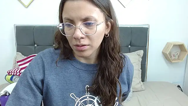 Snapshot of karlamorris_ chatting on February 18, 2025, 1:33 pm karlamorris online show from February 18, 2025, 1:33 pm