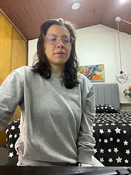 karlamorris  online show from April 10, 2026, 1:07 pm