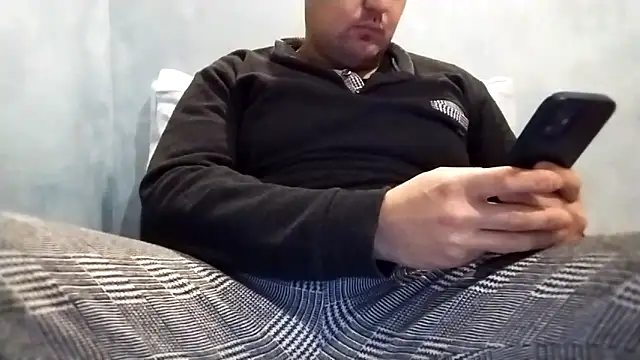 alexfala99 online show from November 26, 2025, 6:41 pm