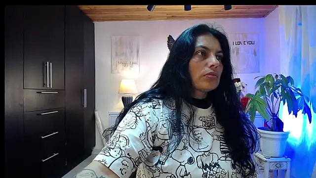 Snapshot of Lust_Mom41 chatting on September 20, 2025, 11:32 pm Lust Mom41 online show from September 20, 2025, 11:32 pm