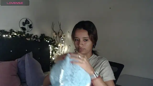 Snapshot of mia_sweetdc chatting on December 9, 2024, 6:57 pm mia sweetdc online show from December 9, 2024, 6:57 pm