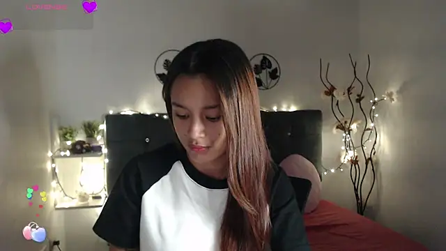 Snapshot of mia_sweetdc chatting on December 2, 2024, 8:17 pm mia sweetdc online show from December 2, 2024, 8:17 pm